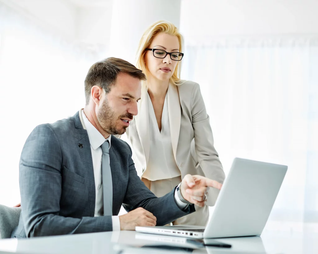 emberscale hr outsourcing consultant assisting client
